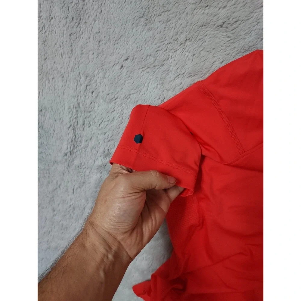 Under Armour Compression Shirt Mens Small Rush Celliant Red Performance Gym EUC